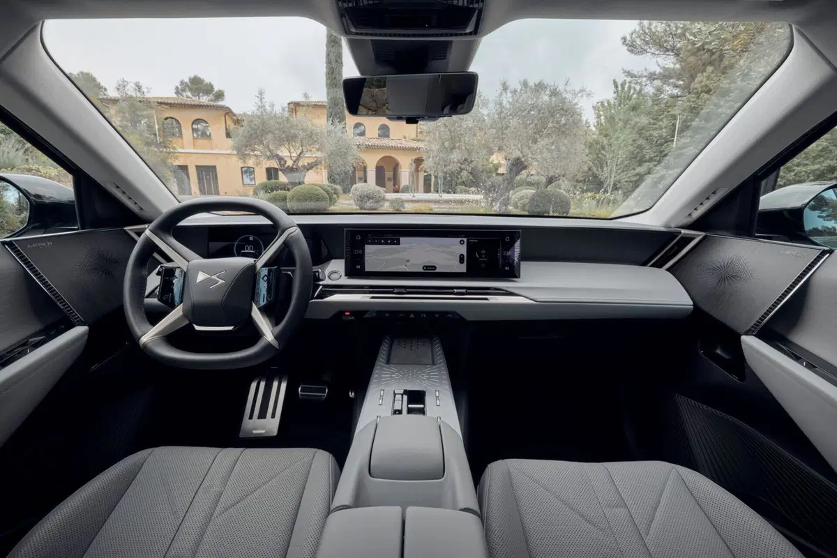 Nuova DS N°7: il SUV premium prodotto a Melfi che punta su comfort e tecnologia, ma con dei prezzi...[VIDEO] (12)