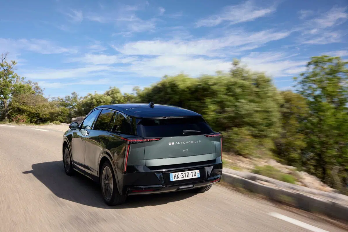 Nuova DS N°7: il SUV premium prodotto a Melfi che punta su comfort e tecnologia, ma con dei prezzi...[VIDEO]
