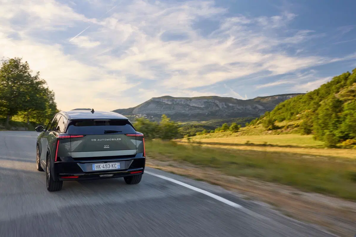 Nuova DS N°7: il SUV premium prodotto a Melfi che punta su comfort e tecnologia, ma con dei prezzi...[VIDEO] (5)