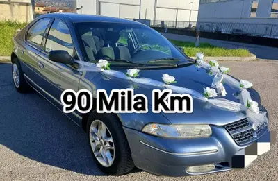 Chrysler Stratus d'epoca del 1996 a Verona