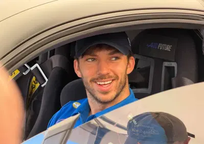 “Preferisco i motori aspirati e rumorosi. Donne in F1?  Contano talento e preparazione”: Pierre Gasly si racconta a Goodwood