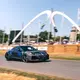 Alpine A110 FUTURE debutta a Goodwood 2026: Gasly porta in collina la prima vera sportiva elettrica