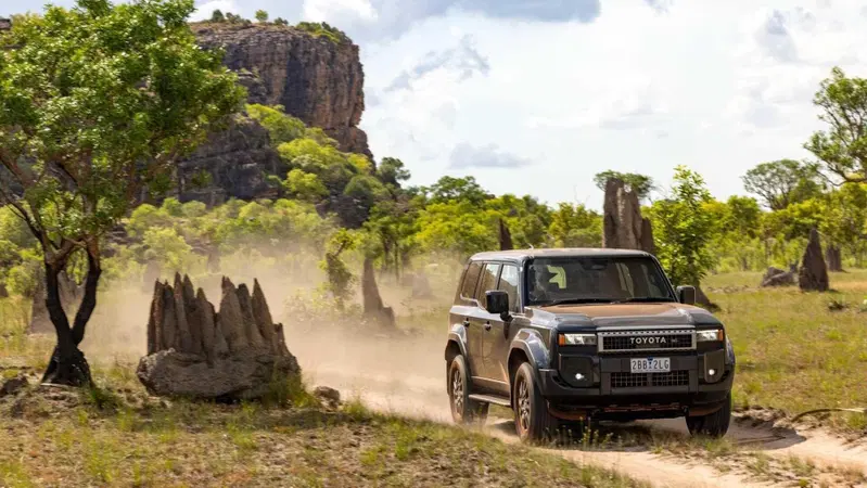 Paga la Toyota Land Cruiser con le pepite d'oro: la folle sfida dello youtuber cercatore