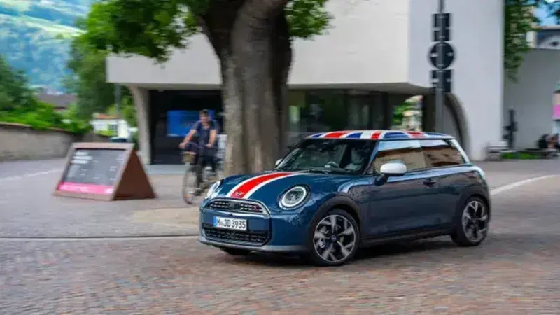 MINI Cooper Oxford Edition: arriva la serie speciale che celebra i 25 anni e le origini britanniche con uno stile unico