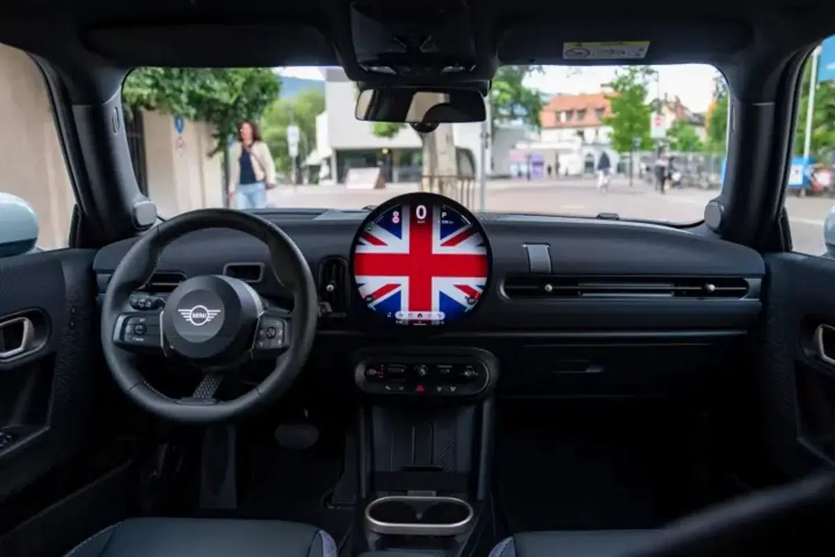 MINI Cooper Oxford Edition: arriva la serie speciale che celebra i 25 anni e le origini britanniche con uno stile unico (5)
