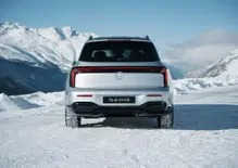 Mercedes: boom delle auto elettriche (+28%), ma le vendite complessive sono in calo
