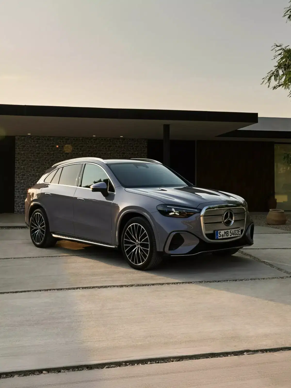 Mercedes: boom delle auto elettriche (+28%), ma le vendite complessive sono in calo