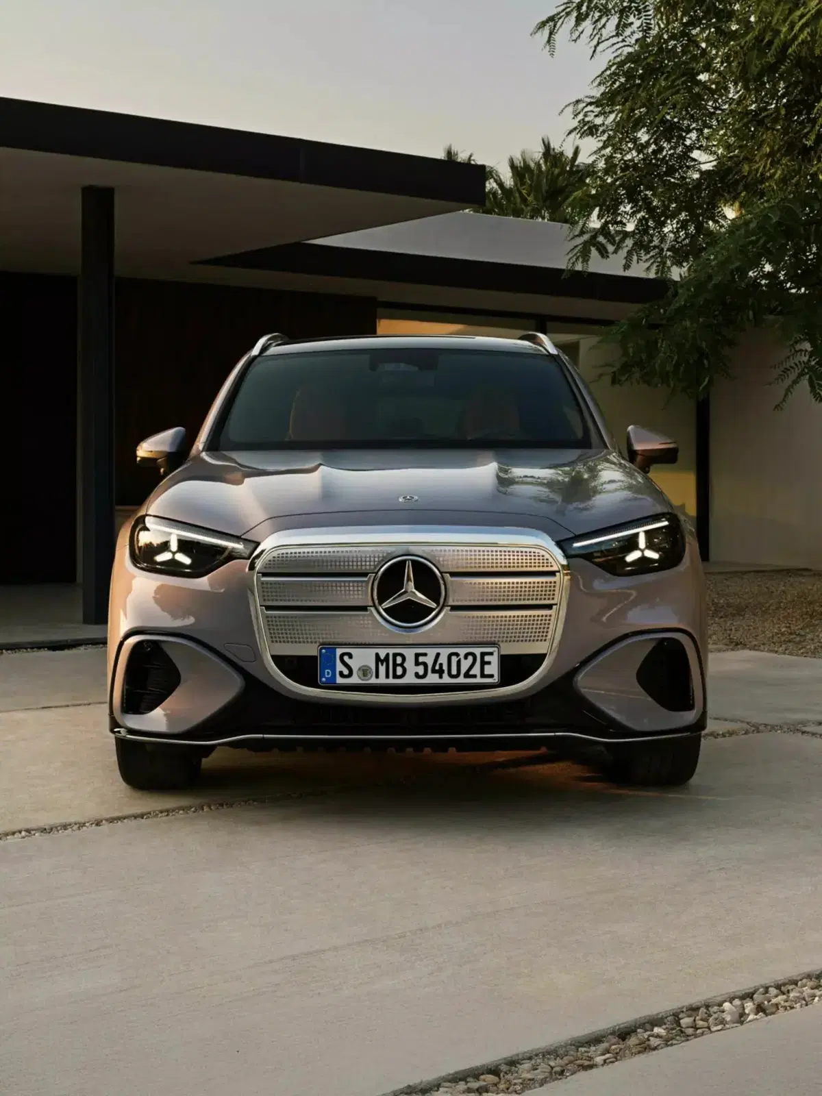 Mercedes: boom delle auto elettriche (+28%), ma le vendite complessive sono in calo (4)