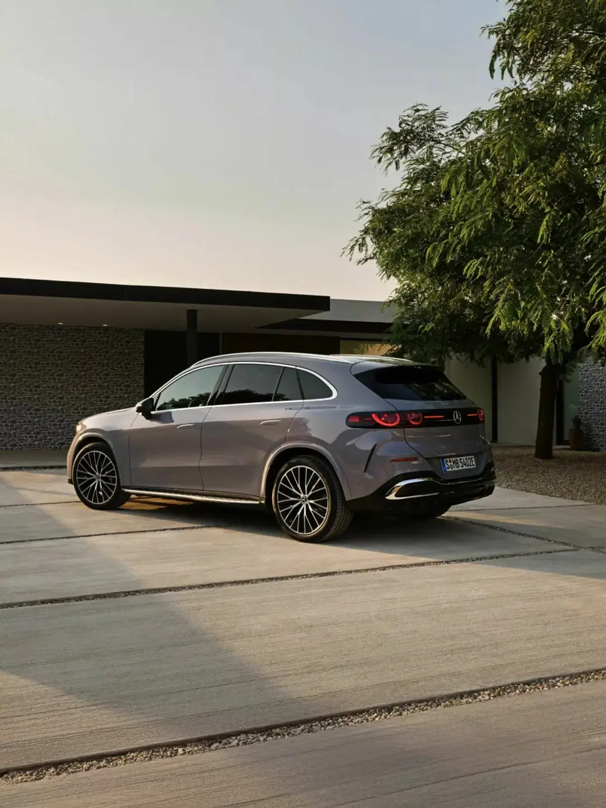 Mercedes: boom delle auto elettriche (+28%), ma le vendite complessive sono in calo (5)