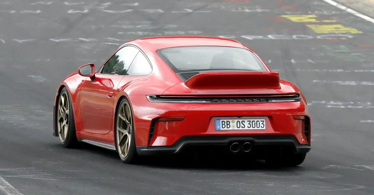 Porsche 911 GT3 Touring: il leggendario spoiler "ducktail" potrebbe tornare sulla nuova sportiva tedesca