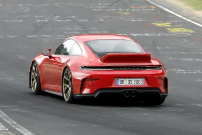 Porsche 911 GT3 Touring: il leggendario spoiler "ducktail" potrebbe tornare sulla nuova sportiva tedesca