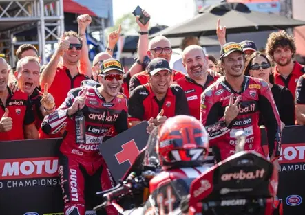 Lecuona vince Gara1 a Donington Park!