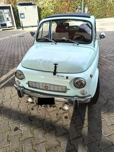 Fiat 500 francis lombardi d'epoca del 1969 a Marino
