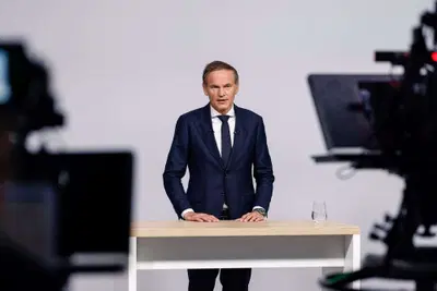 Volkswagen, Blume rompe il silenzio sulla crisi: ecco il piano che decider&agrave; il futuro del colosso tedesco