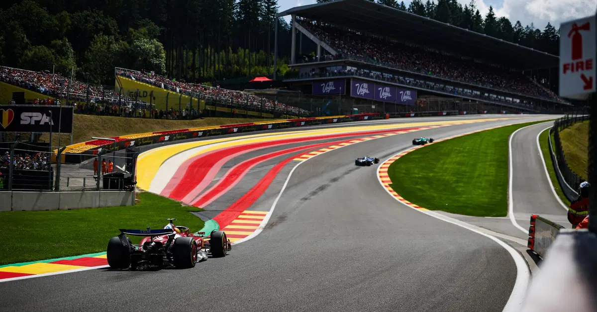 F1, GP Belgio 2026: Verstappen tra mercato e pioggia per infiammare Spa. La Ferrari sfida il tab&ugrave; motore: gli orari TV Sky e TV8