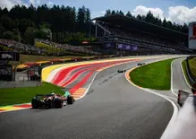 F1, GP Belgio 2026: Verstappen tra mercato e pioggia per infiammare Spa. La Ferrari sfida il tabù motore: gli orari TV Sky e TV8