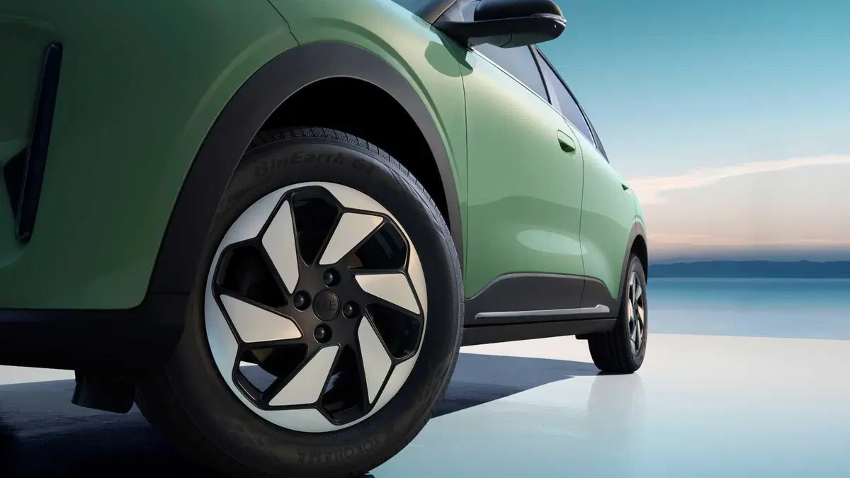 Geely E2 (11)