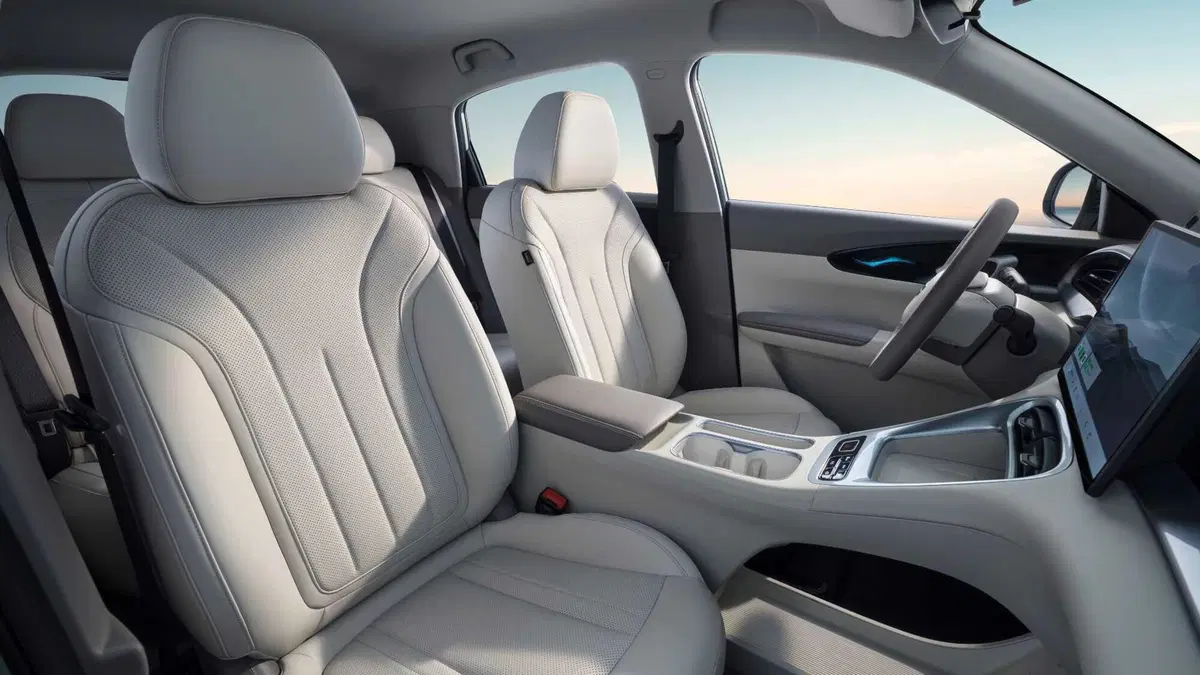 Geely E2 (10)