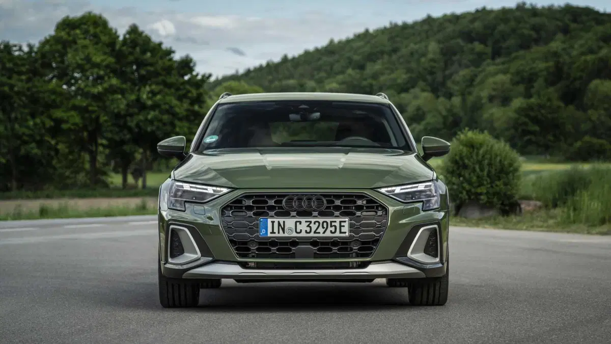 Audi A3 allstreet 1.5 e-hybrid Business 204cv s-tronic (4)