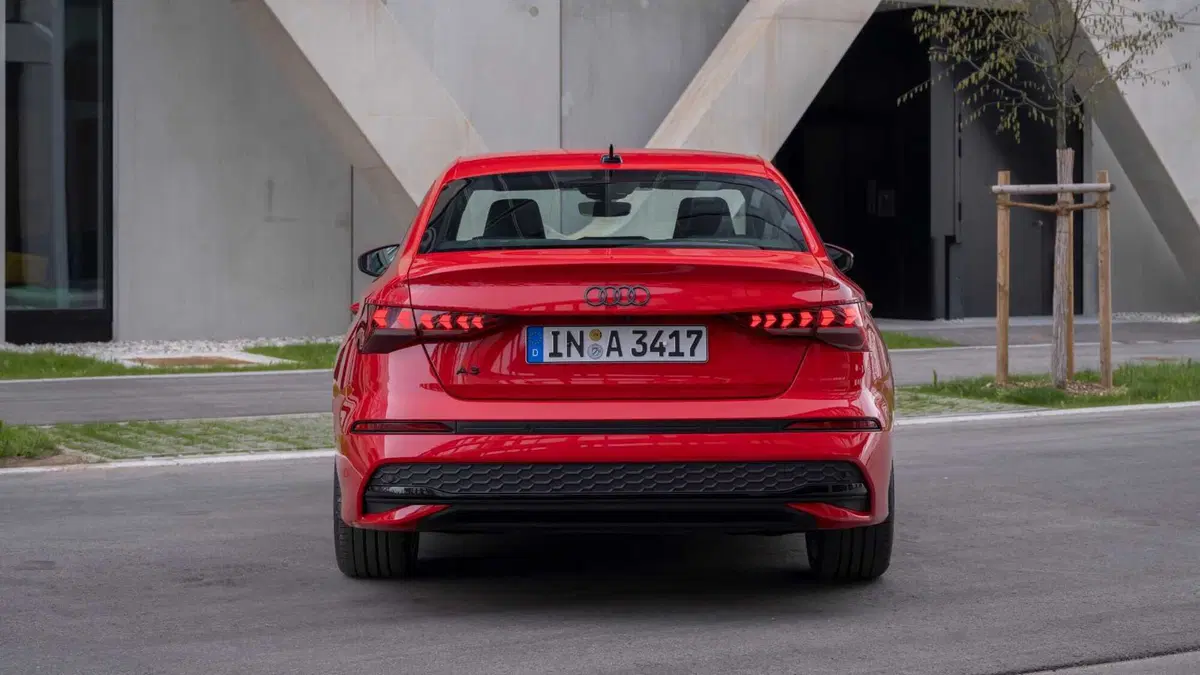 Audi A3 Sedan 35 TDI S tronic Business (5)