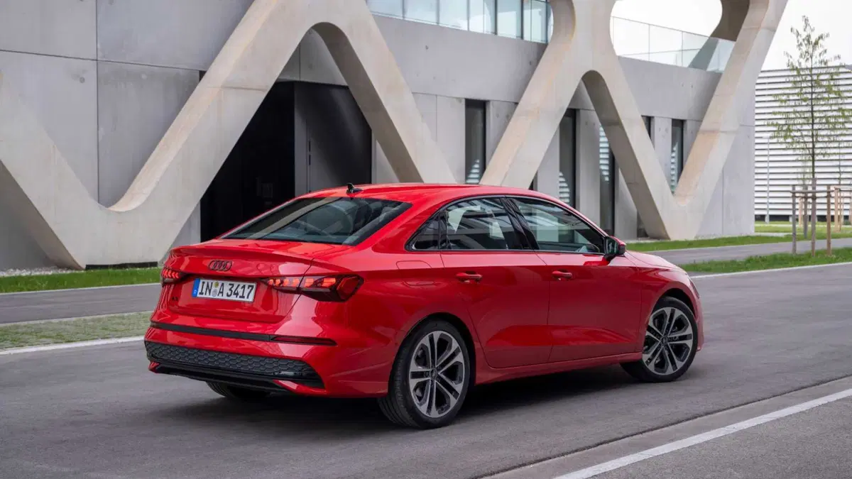 Audi A3 Sedan 35 TDI S tronic Business (4)