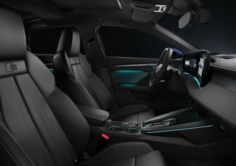 Audi A3 Sedan (2020-->>) (6)