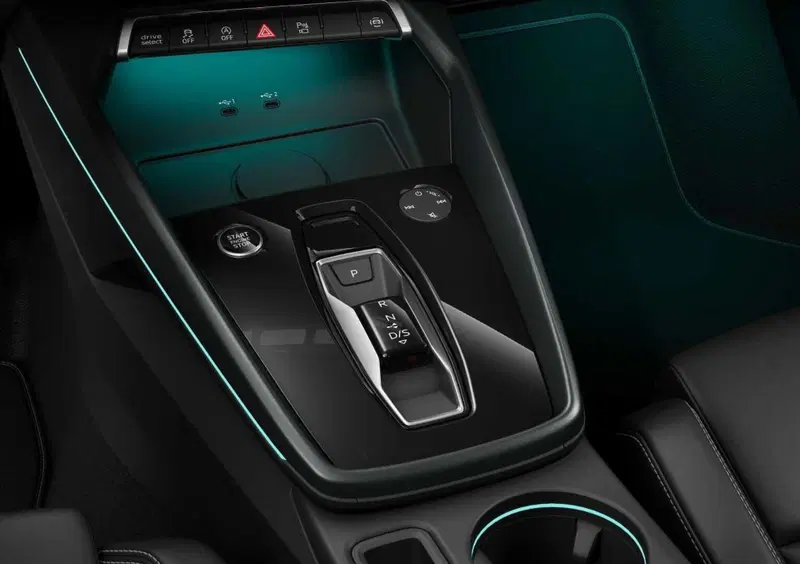 Audi A3 Sedan (2020-->>) (9)