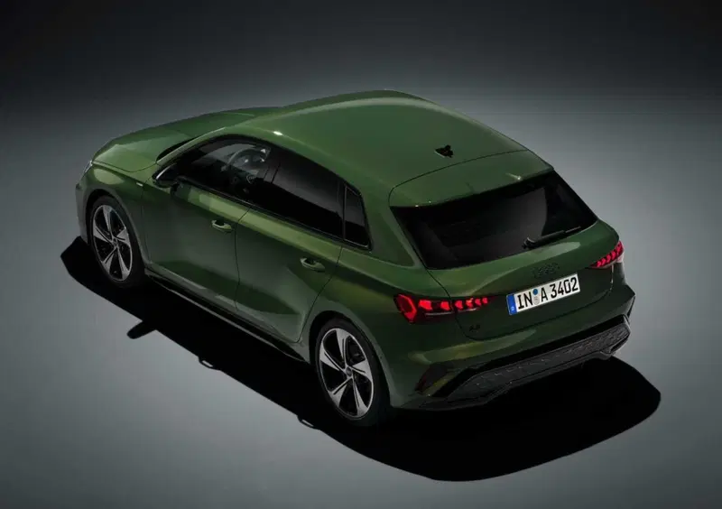 Audi A3 Sportback (2020-->>) (32)