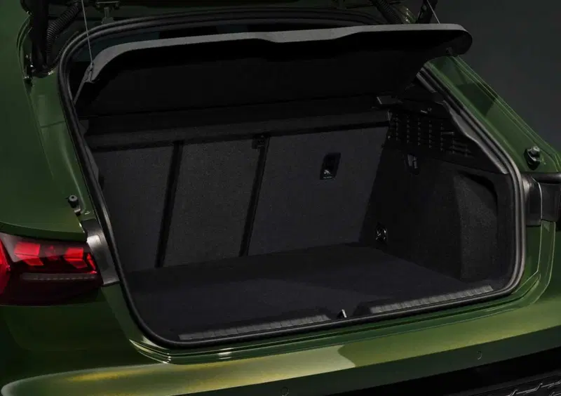 Audi A3 Sportback (2020-->>) (34)