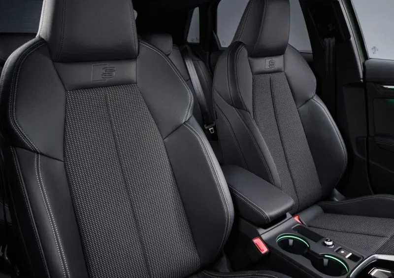 Audi A3 Sportback (2020-->>) (31)