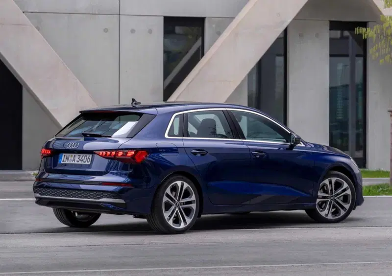 Audi A3 Sportback (2020-->>) (8)