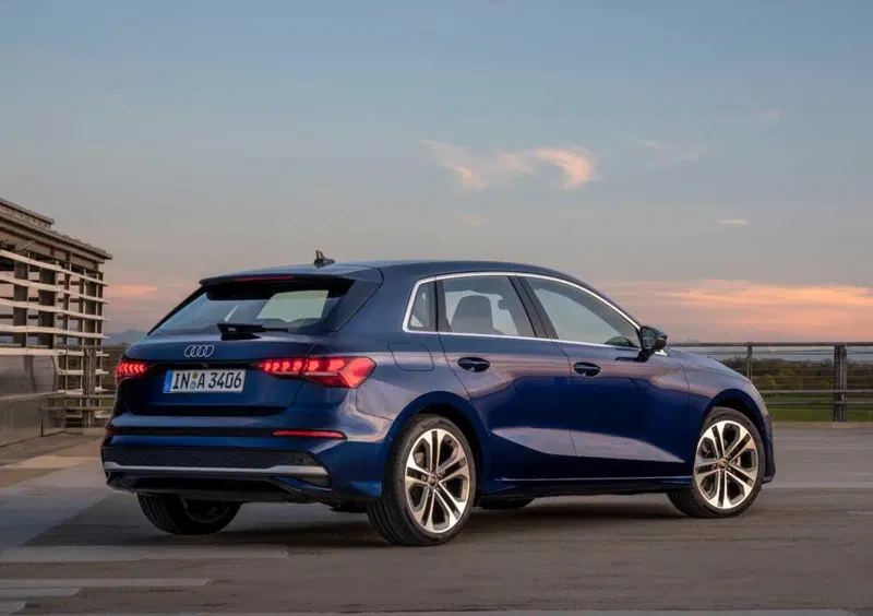 Audi A3 Sportback (2020-->>) (4)