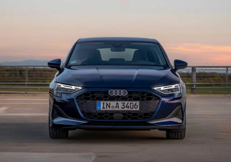 Audi A3 Sportback (2020-->>) (3)