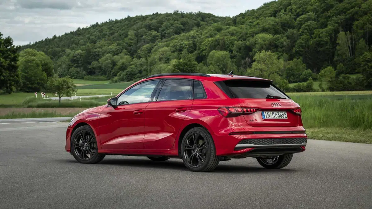 Audi A3 Sportback 1.5 e-hybrid Business 204cv s-tronic (3)