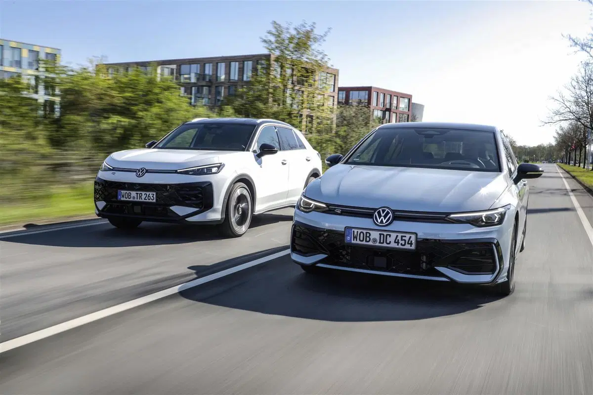 Volkswagen Golf, arriva il nuovo Full Hybrid da 170 CV: cambia tutto per la compatta tedesca