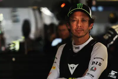 Valentino Rossi come Max Verstappen? &ldquo;La voglio correre con BMW&rdquo;: il piano del Dottore