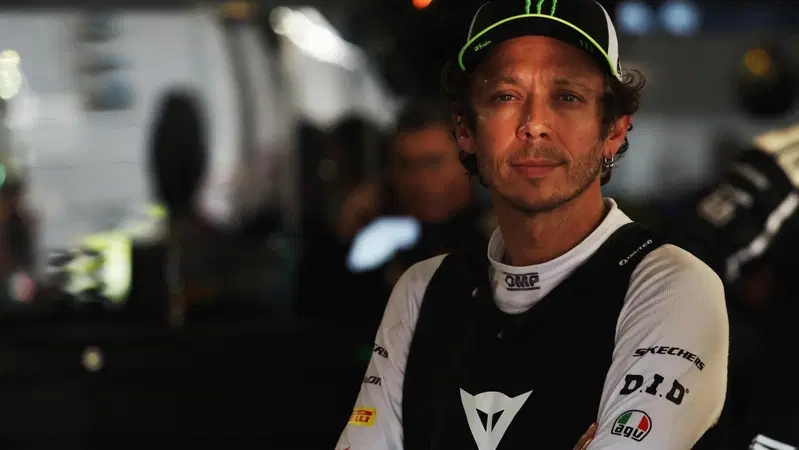 Valentino Rossi come Max Verstappen? &ldquo;La voglio correre con BMW&rdquo;: il piano del Dottore