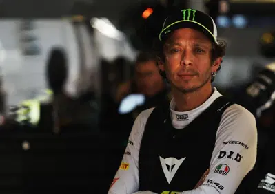 Valentino Rossi come Max Verstappen? “La voglio correre con BMW”: il piano del Dottore