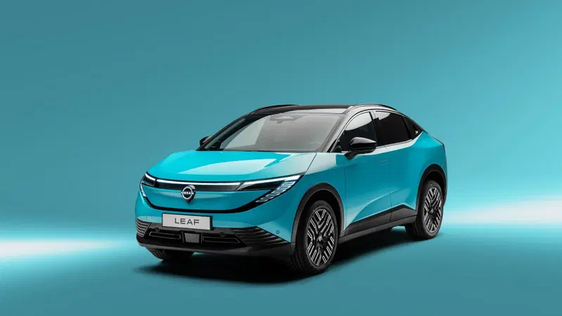 Nissan Leaf 2026, richiamo negli USA per le cinture posteriori: cosa &egrave; successo