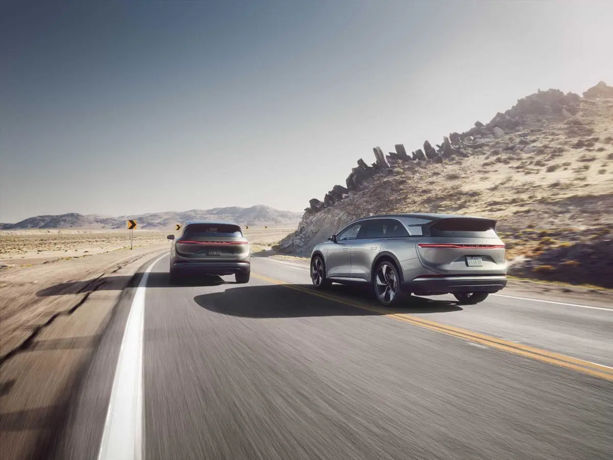 Lucid Motors smentisce la bancarotta: il titolo crolla del 55% e poi risale in poche ore