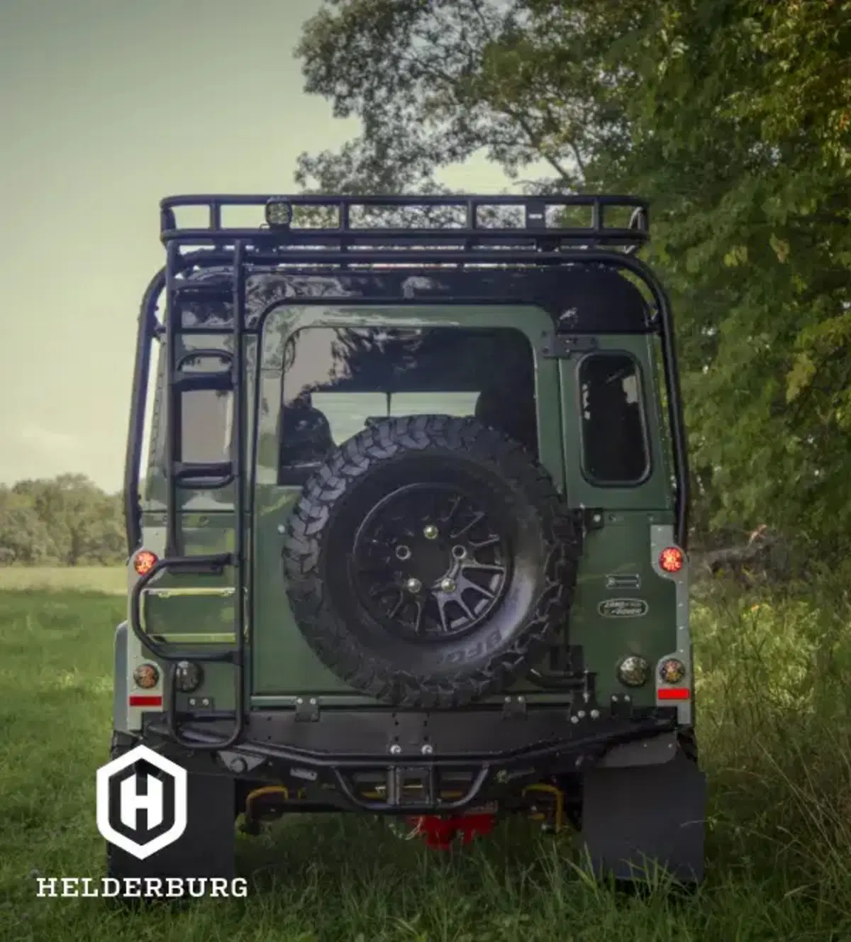 Land Rover Defender, il motore diesel è ancora vivo: ecco il restomod da sogno (2)