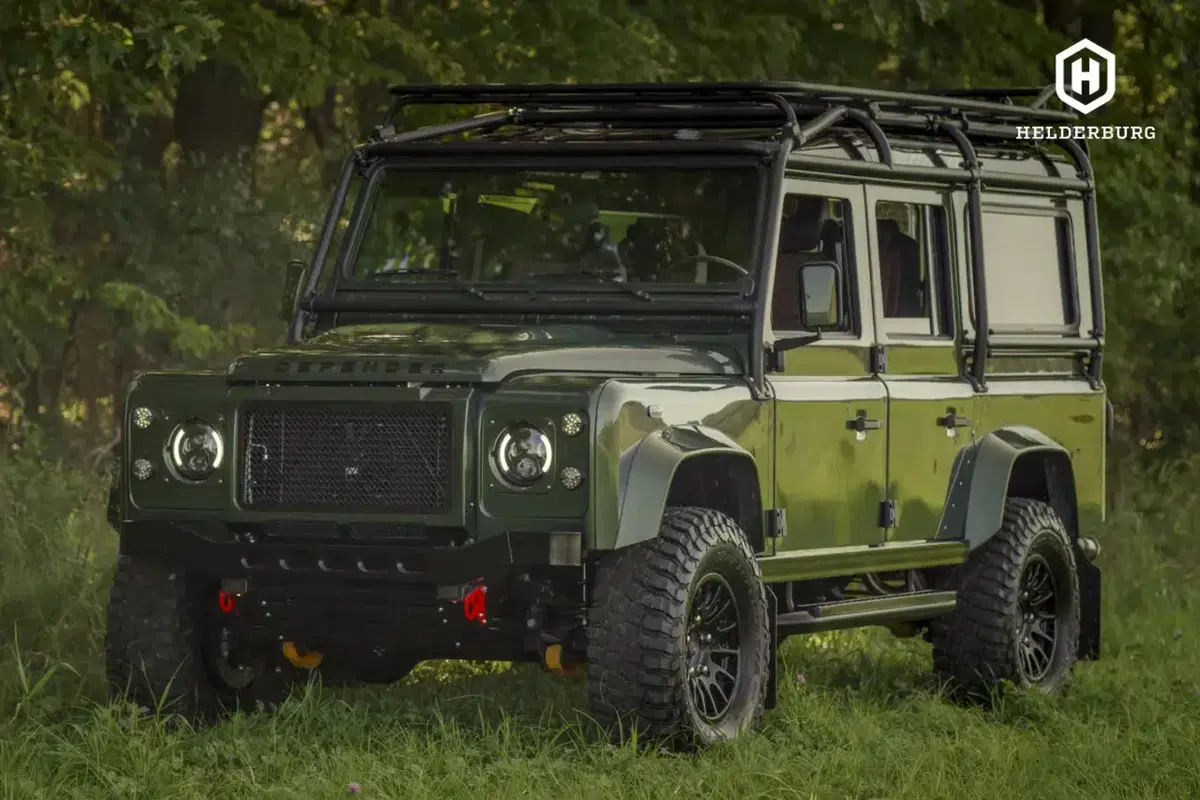 Land Rover Defender, il motore diesel è ancora vivo: ecco il restomod da sogno (3)