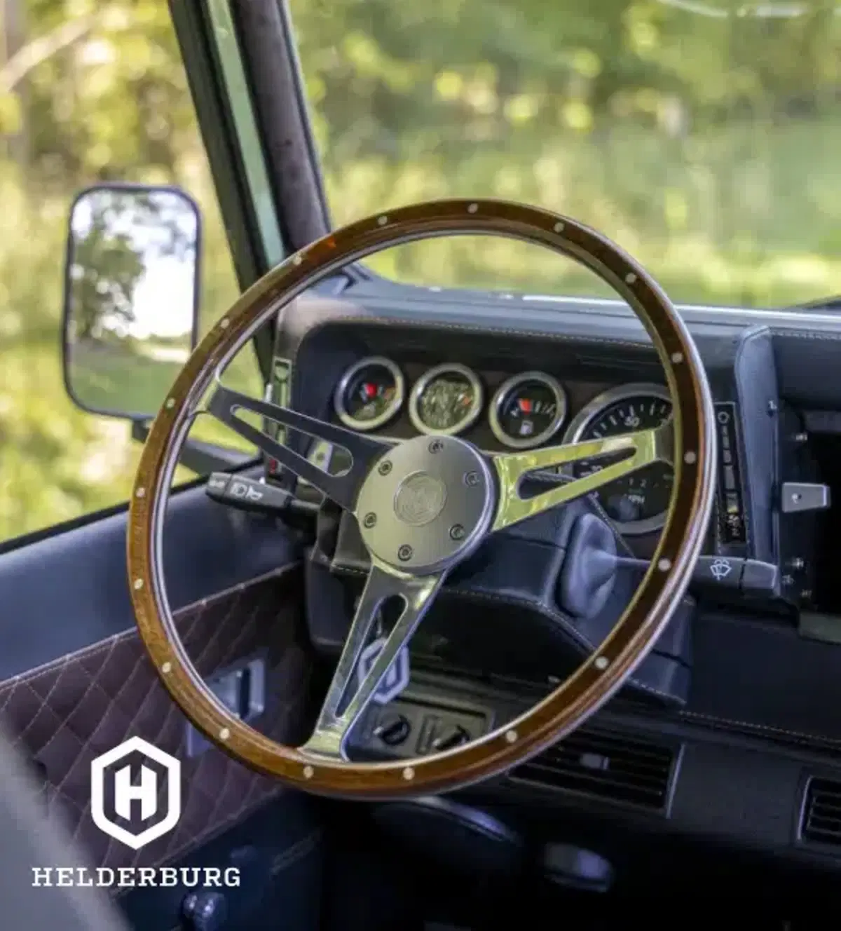 Land Rover Defender, il motore diesel è ancora vivo: ecco il restomod da sogno (10)