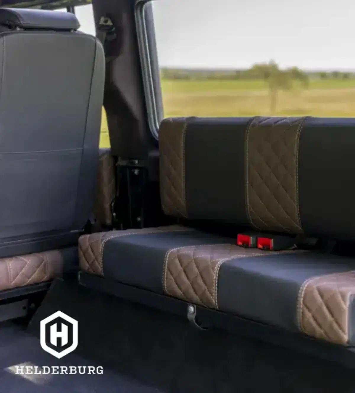 Land Rover Defender, il motore diesel è ancora vivo: ecco il restomod da sogno (16)
