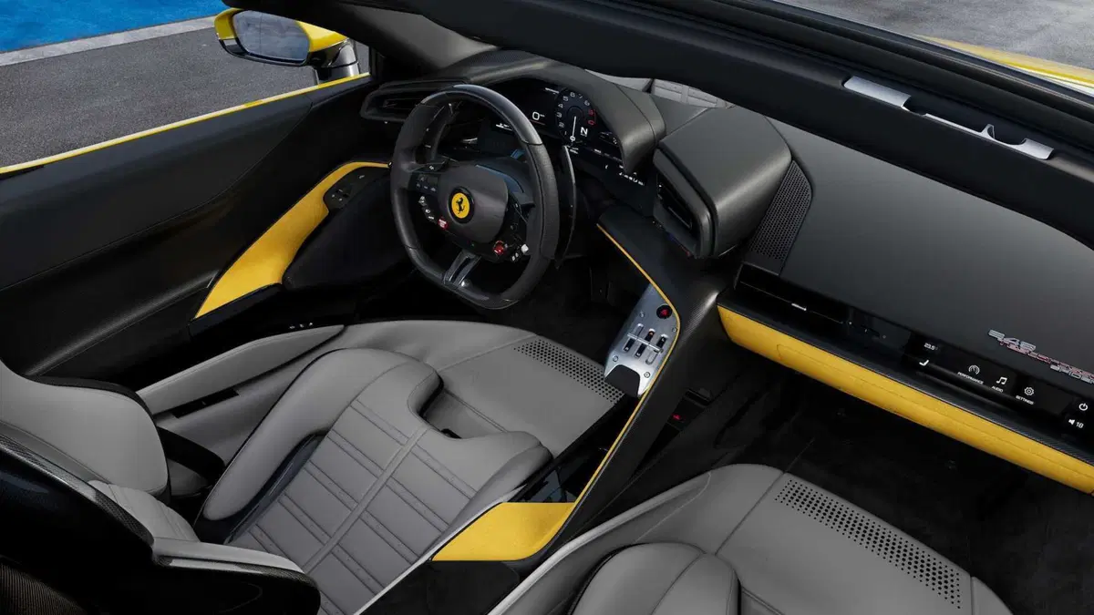 Ferrari 849 Testarossa Spider, la prova: 1.050 CV a cielo aperto, ma non fa paura (2)