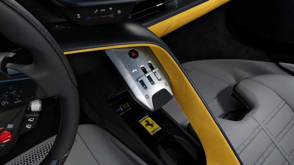 Ferrari 849 Testarossa Spider, la prova: 1.050 CV a cielo aperto, ma non fa paura (4)