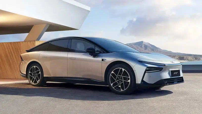 In Cina le auto elettriche durano meno di uno smartphone: il dato che spiega tutto