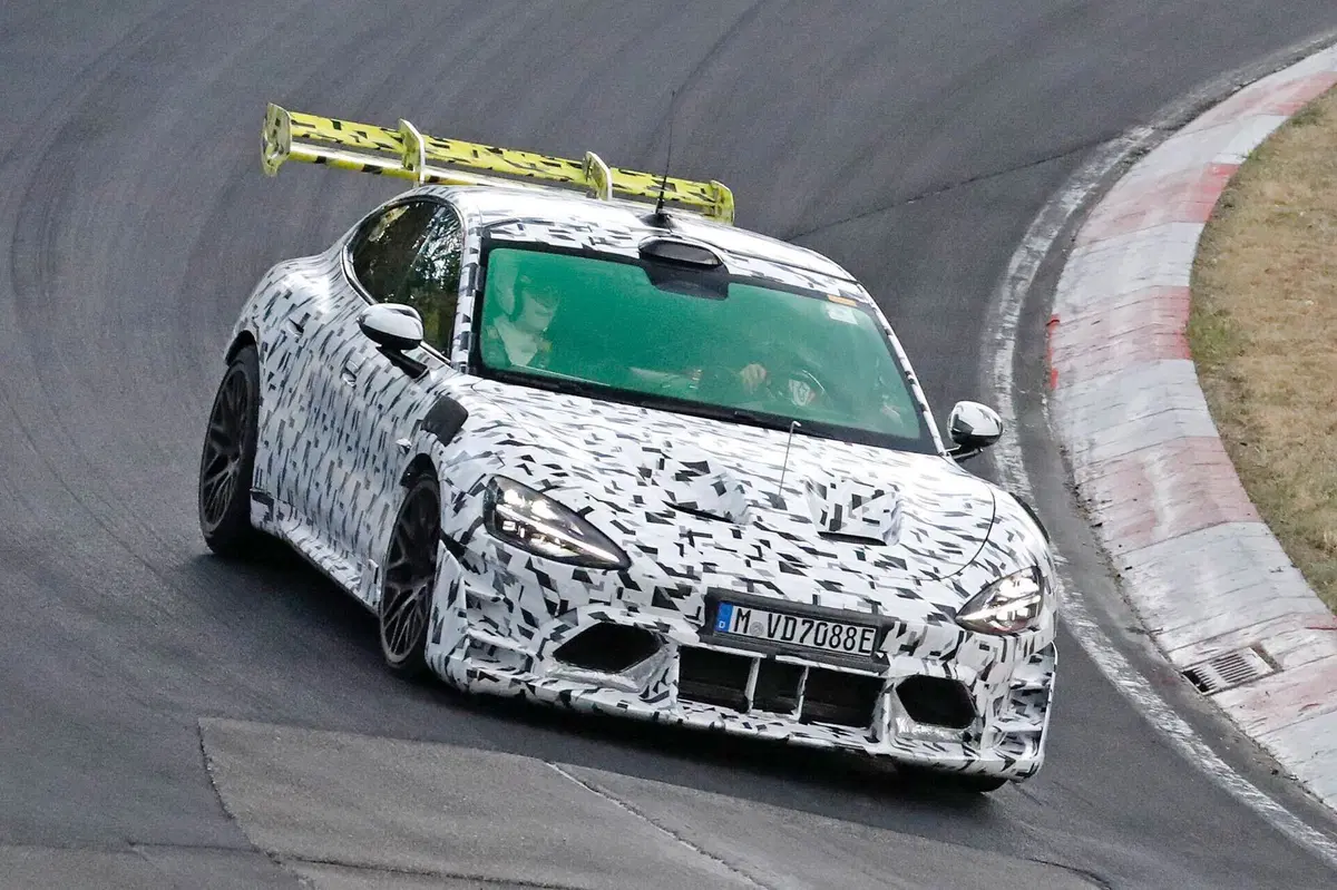 Xiaomi prepara la SU7 Ultra Extreme: sarà ancora più veloce della Porsche? (2)