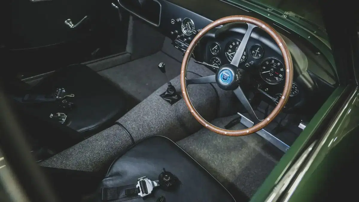 Aston Martin DB4 GT Zagato (4)