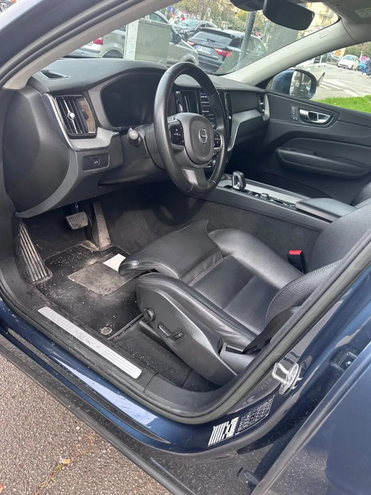 Volvo XC60 usata a Salerno (3)